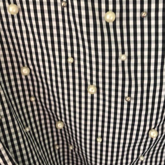 🪷 5/$10 🪷 Kontro J.- Beautiful detailed blouse - Picture 2 of 4